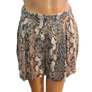 (6 for‎ $25) h&m Snakeskin Print High Rise Wide Leg Shorts Size 4